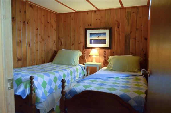 Bedroom #2 with two single beds