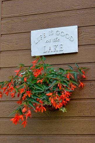 plaque - Life is Good at the Lake