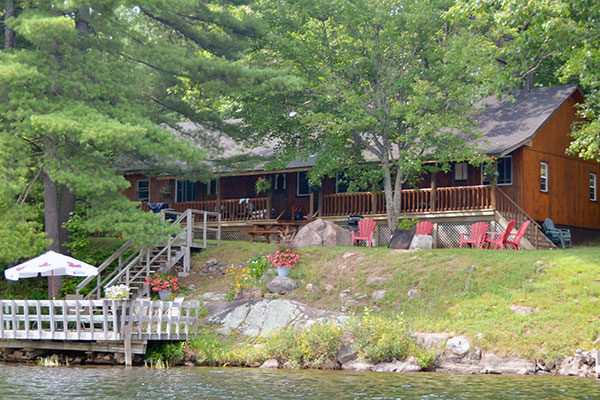 Twin Verandas Cottage at Blue Mountain Lodge in the Kawarthas